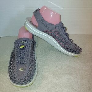 Keen Uneek Gray/lime green Two-cord Sandals size 10